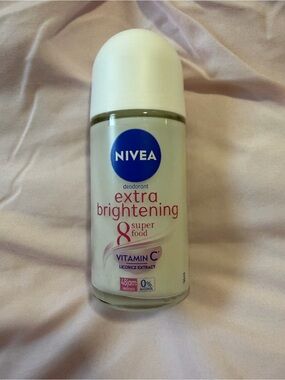 NIVEA Extra Brightening Roll-On Deodorant - White